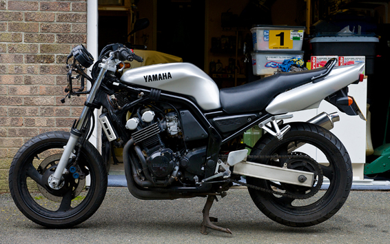 [Image: FZS600NewForks2-s.jpg]
