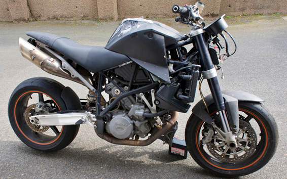 [Image: KTMSuperDuke1-s.jpg]
